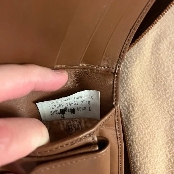 SOLD - Bottega Veneta Intreciatto  lambskin leather zip around bifold wallet - Picture 7 of 15